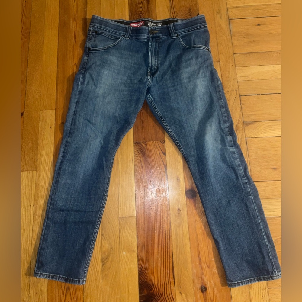 Men’s Wrangler Straight Jeans
